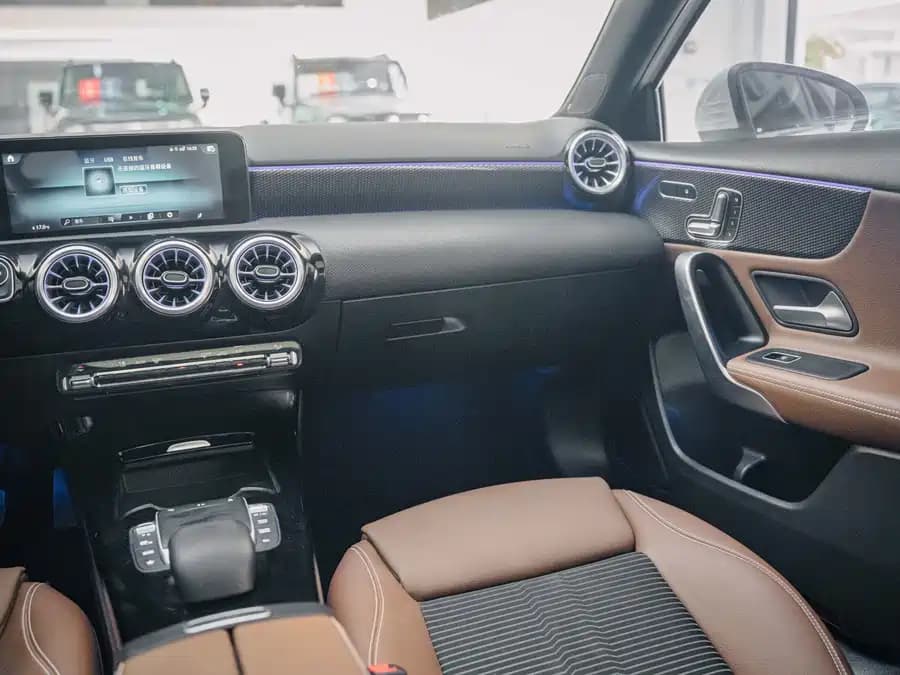 Mercedes A-Class - фото 21