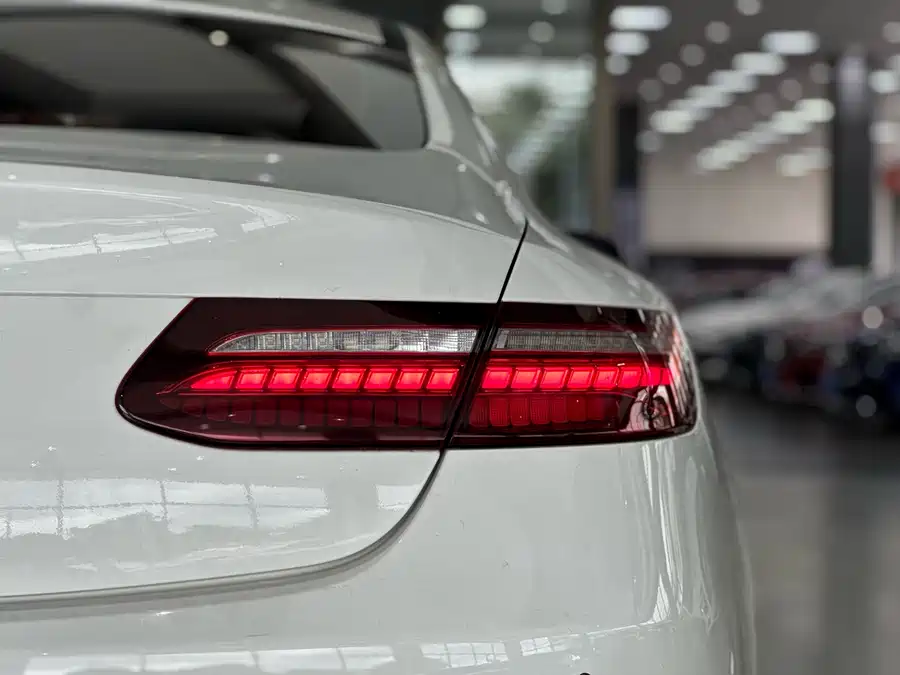 Mercedes E-Class - фото 14