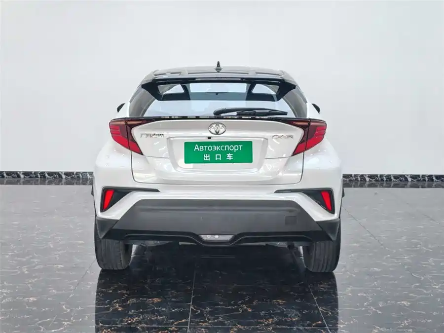 Toyota C-HR - фото 5