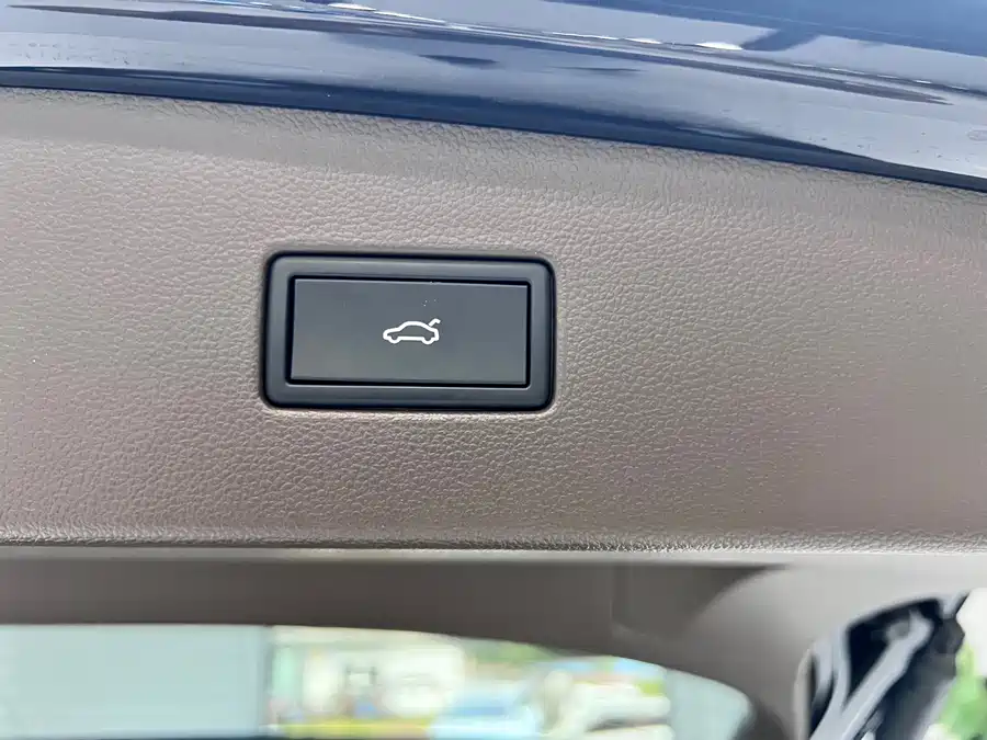 Volkswagen Tiguan - фото 25